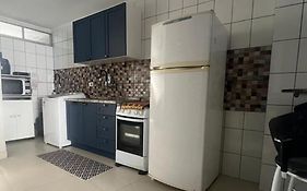 Apto Tombo Guarujá 2dorm 2 banh pé na areia com ar cond promoção
